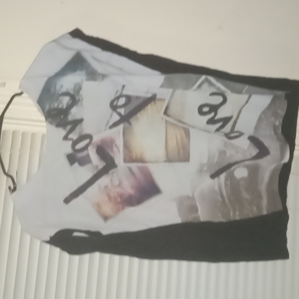 Sleeveless shirt